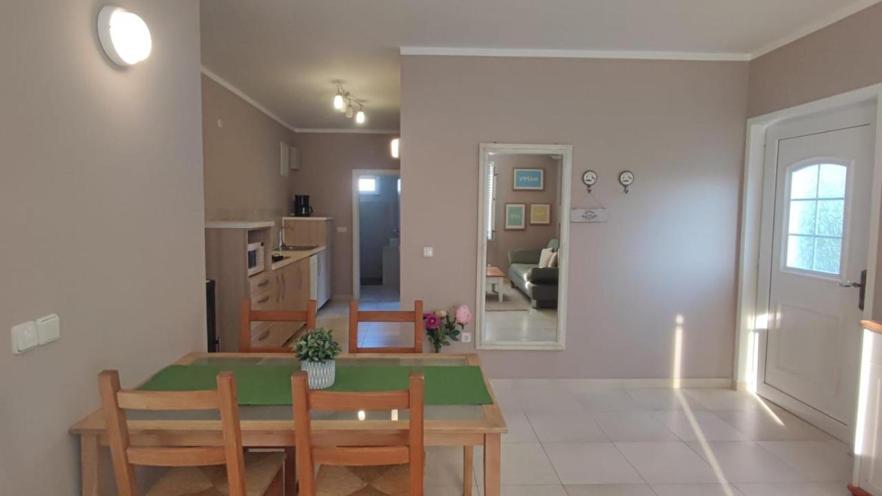 Apartments Ruzic Нівице Екстер'єр фото